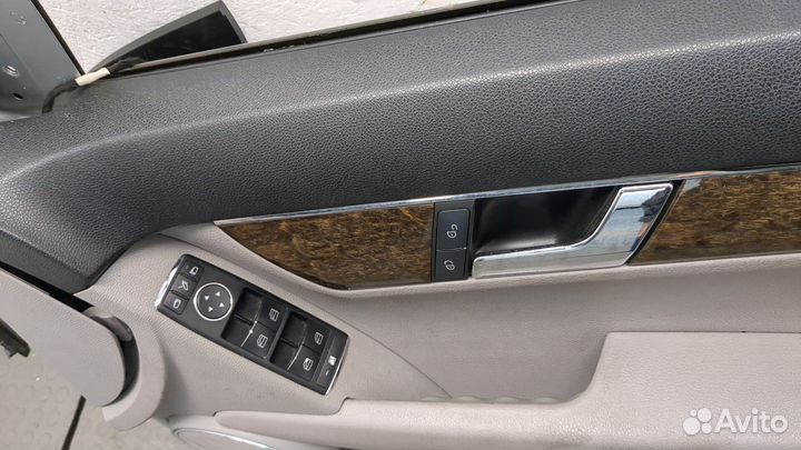 Дверь правая передняя Mercedes C W204, 2008