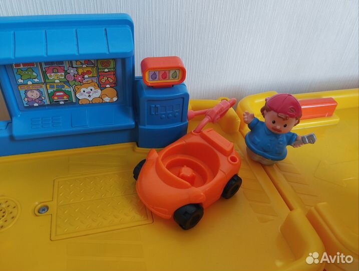 Трек парковка гараж машинки Fisher Price