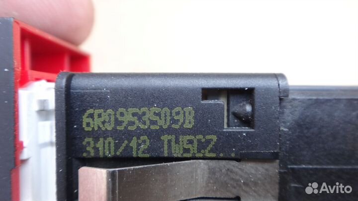 Кнопка аварийного сигнала Фольксваген Поло