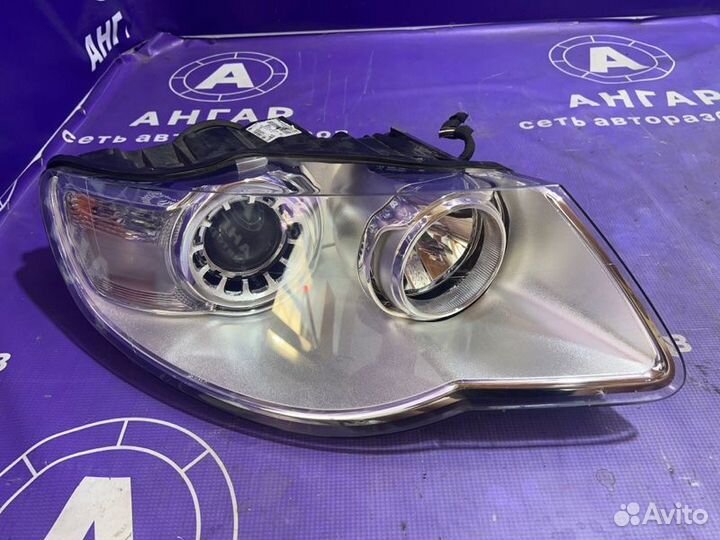 Фара правая Volkswagen Touareg 7L GP BKS 2008
