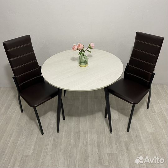 Стол круглый в наличии