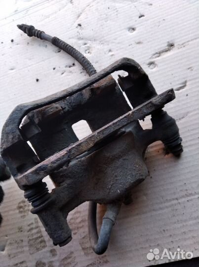 Суппорт Hyundai Accent передний правый