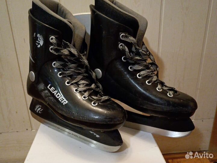 Коньки хоккейные р. 39