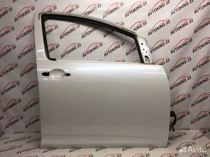 Дверь боковая передняя правая Toyota Wish ZNE10