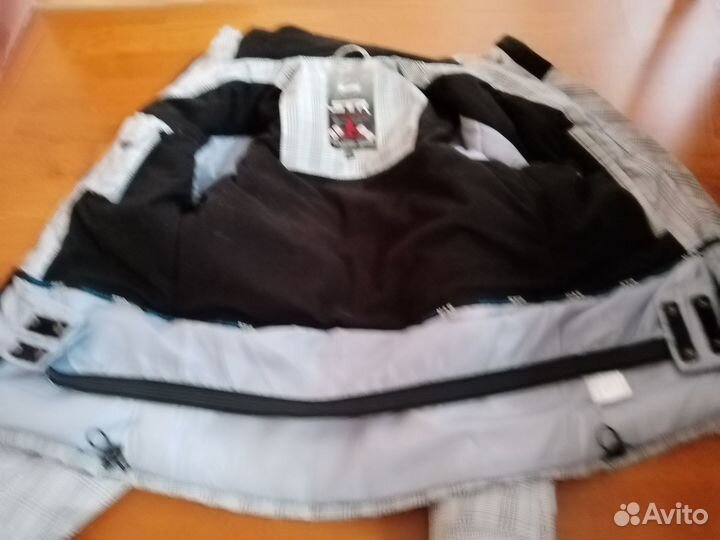 Горнолыжная фирменная куртка