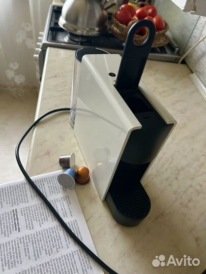 Кофемашина nespresso essenza mini