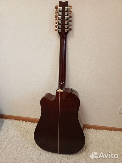 Акустическая гитара