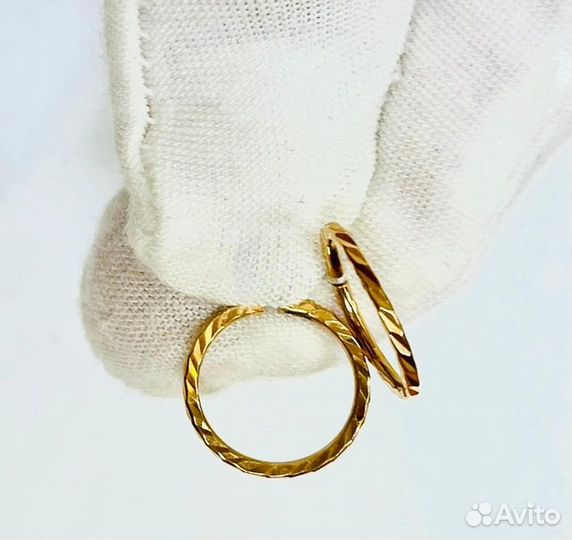 Золотые серьги