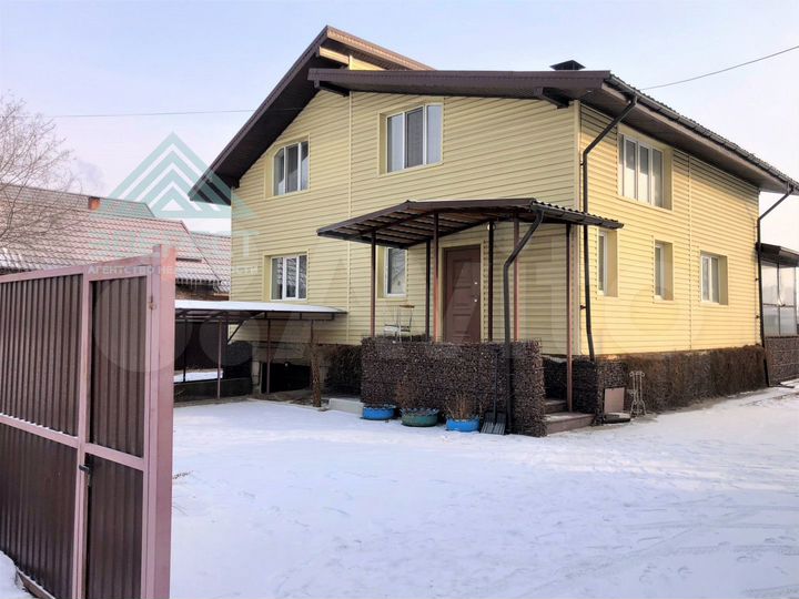 Дом 240 м² на участке 15 сот.