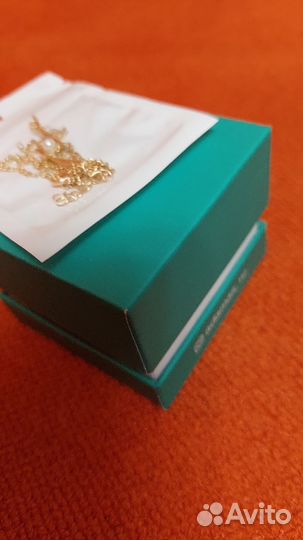 Подарок в коробке к 8 марта