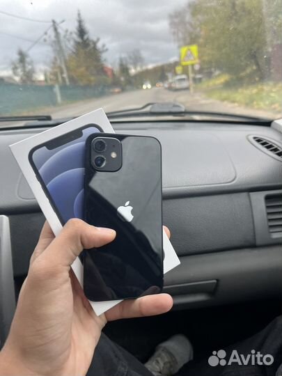 iPhone 12, 64 ГБ