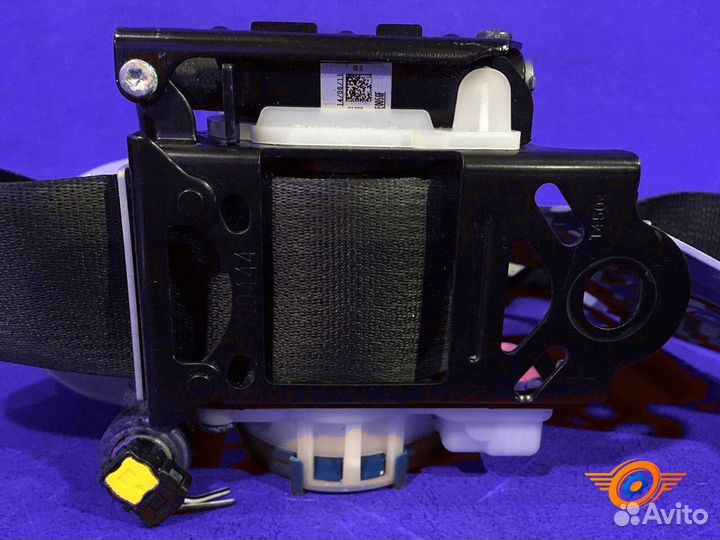 Ремень безопасности передний левый Mitsubishi