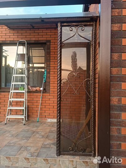 Козырек над крыльцом из поликарбоната