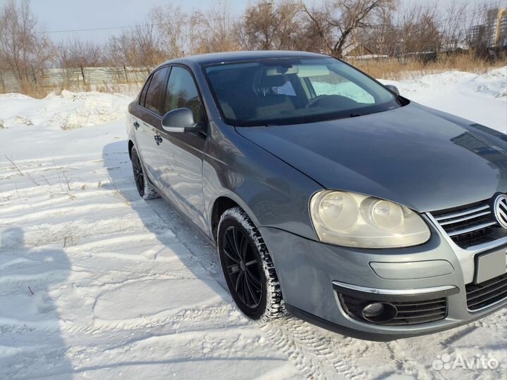Volkswagen Jetta 1.6 AT, 2010, 240 000 км