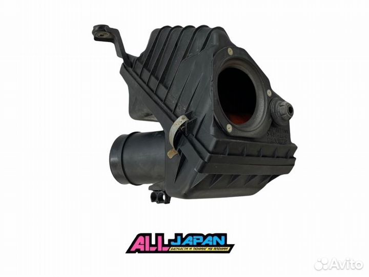 Впуск, корпус воздушного фильтра Subaru Forester