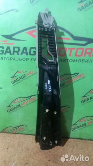 Обшивка центральной стойки правая Volvo S60 I