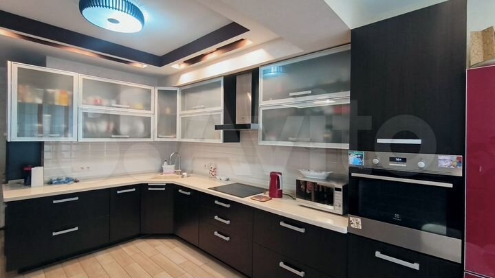 3-к. квартира, 160 м², 3/9 эт.