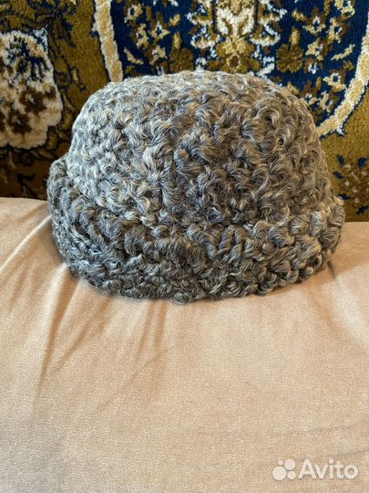 Продается шапка из каракуля