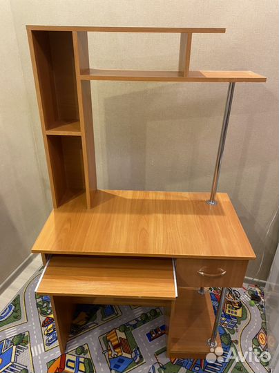 Компьютерный стол