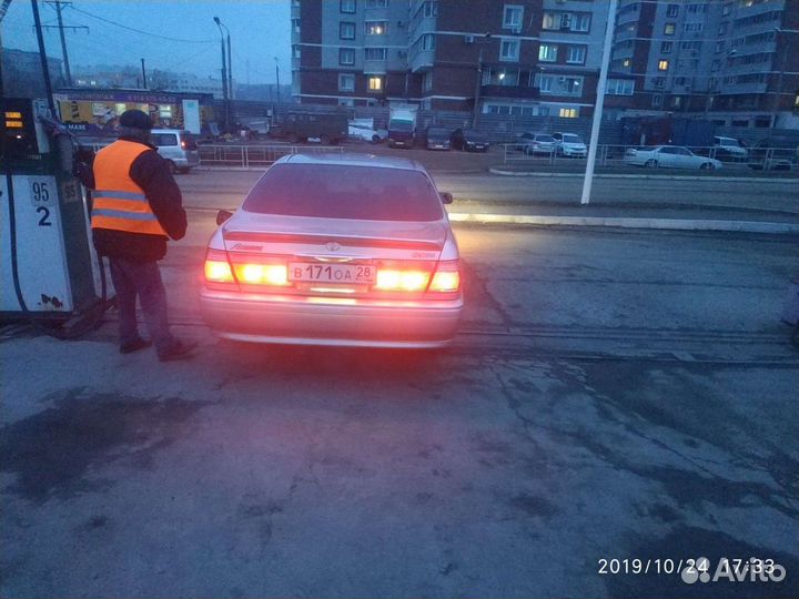 Задние стопы crown 171