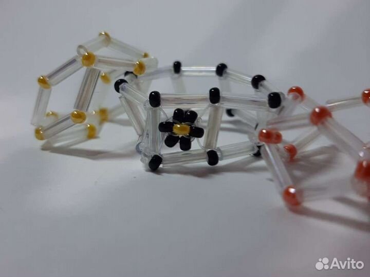 Украшения из бисера