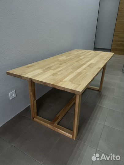 Стол деревянный