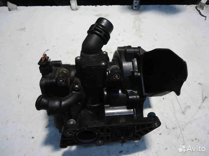 Помпа Audi A4 2012