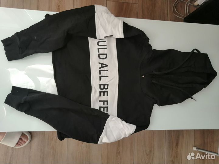 Укороченная кофта