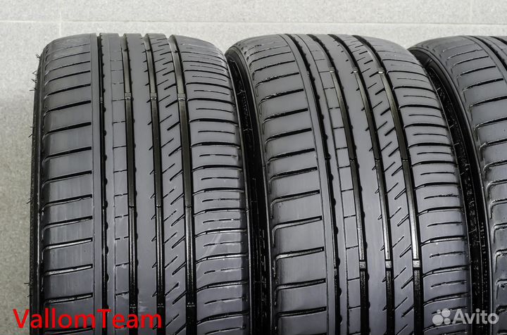 Kinforest KF550-UHP 215/35 R19 85Y