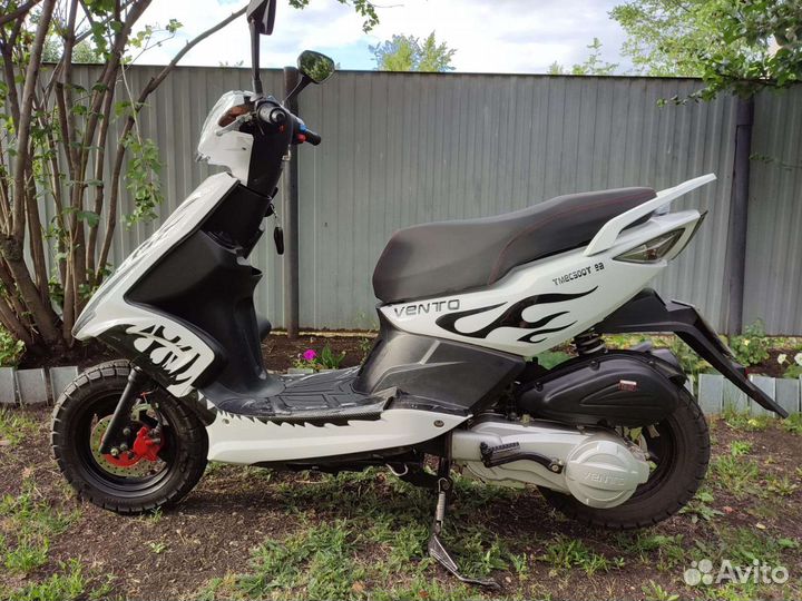 Скутер Vento Corsa