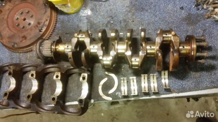 Вал коленчатый, коленвал Mitsubischi 4G92 Шатуны