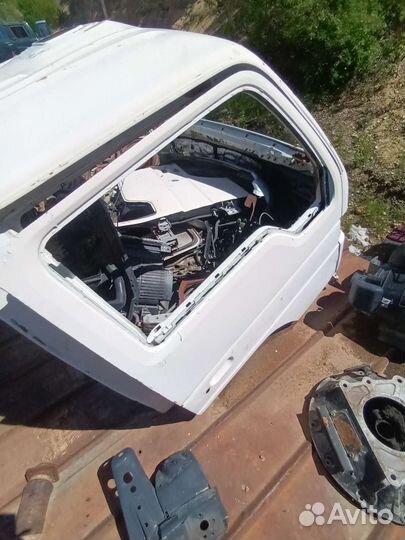 Mazda titan дверь