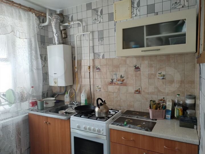 3-к. квартира, 42 м², 1/4 эт.