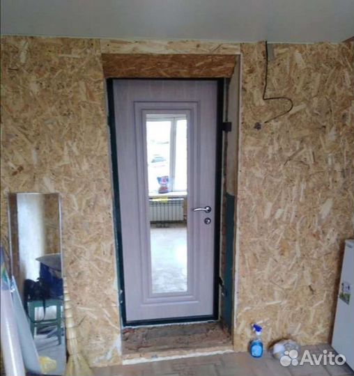 Дверь входная металлическая с зеркалом с 925