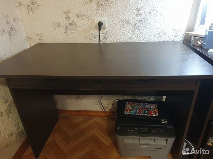 Продам компьютерый стол