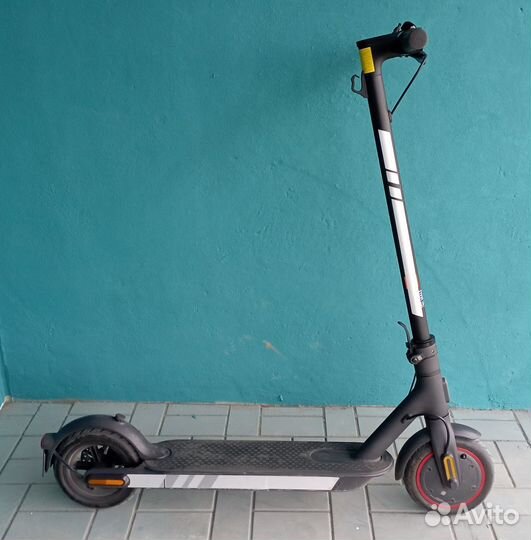 Xiaomi Mi Electric Scooter Pro 2