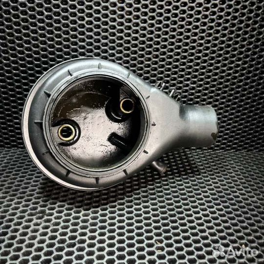 Корпус воздушного фильтра Opel Vectra A 1990