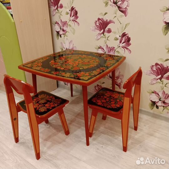 Столик детский со стульчиками