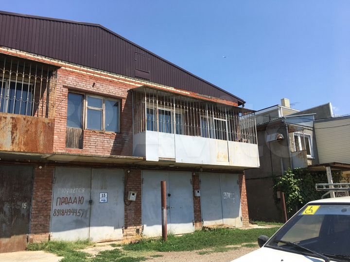 Гараж, > 30 м²