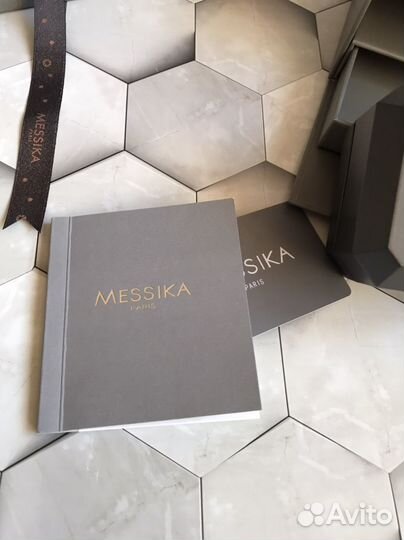 Упаковка для сережек messika