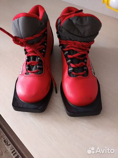 Лыжные ботинки