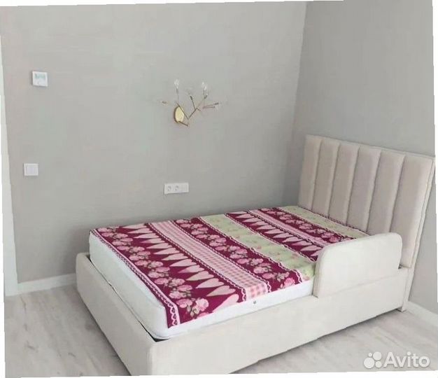 Кровать мягкая односпальная на заказ