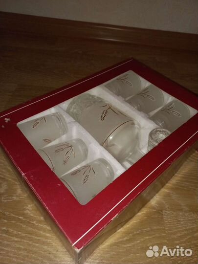 Набор графин со стопками