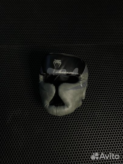 Боксерский шлем venum