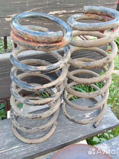 Пружины подвески задние 2 шт