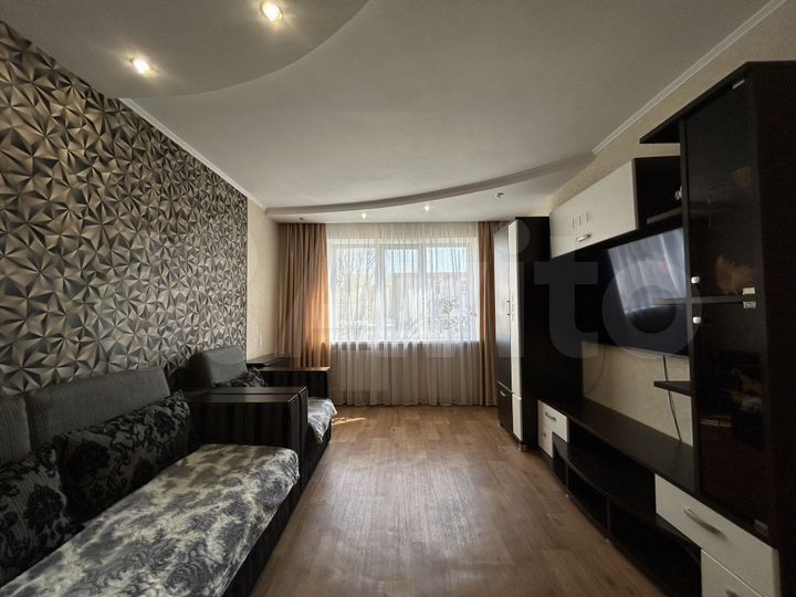 2-к. квартира, 52 м², 1/9 эт.