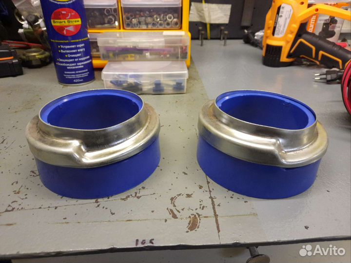 Проставки +30 под задние пружины на Ниву