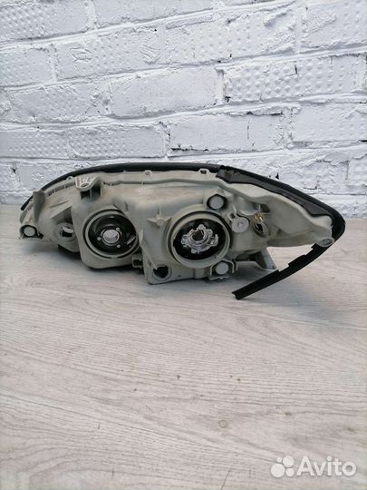 Фара передняя правая Toyota Camry ACV30 2azfe 2005