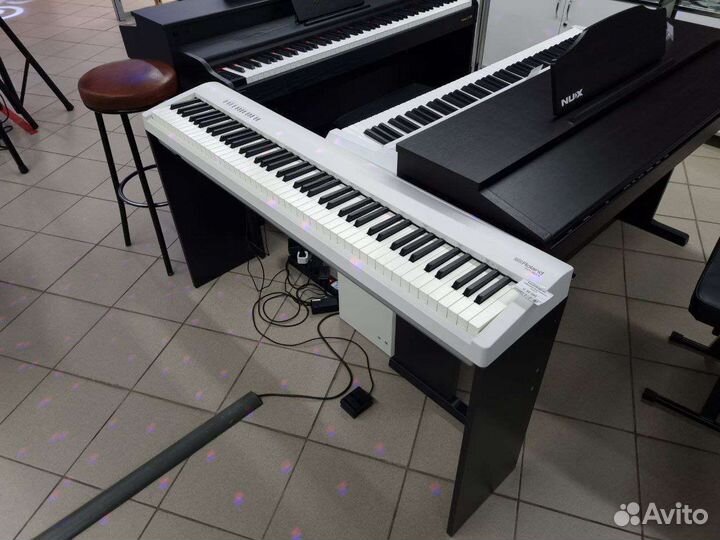 Цифровое фортепиано Roland FP-30X WH