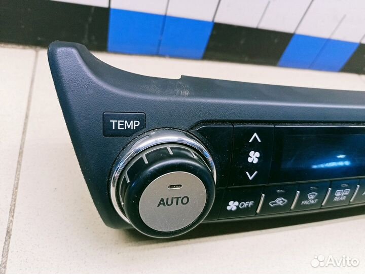 Блок управления климатической установкой Land Crui